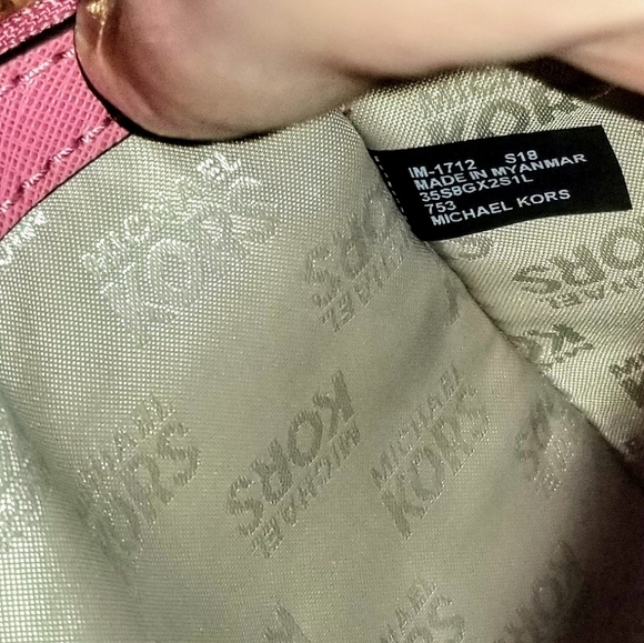 Michael Kors Saf Leathr Hailee Satchel/Wallet - Picture 11 of 14